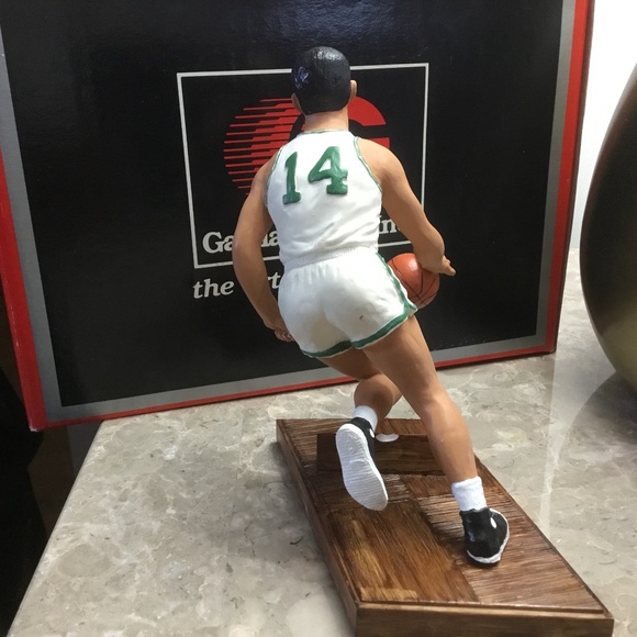 Bob Cousy 14 “Smooth Operator “ #293 of 5,000 made worldwide. BOSTON CELTICS FAN - Picture 5 of 16